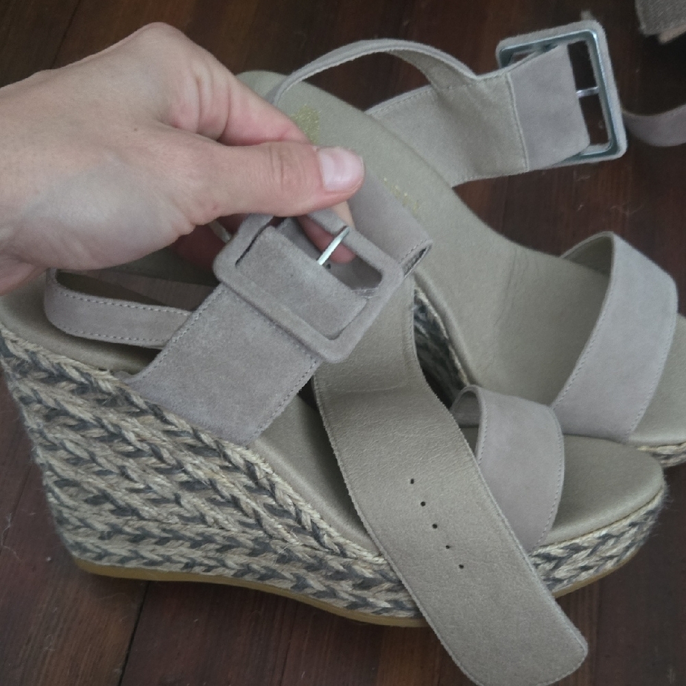 Tan Espadrilles with Classic Style - Picture 3 of 7